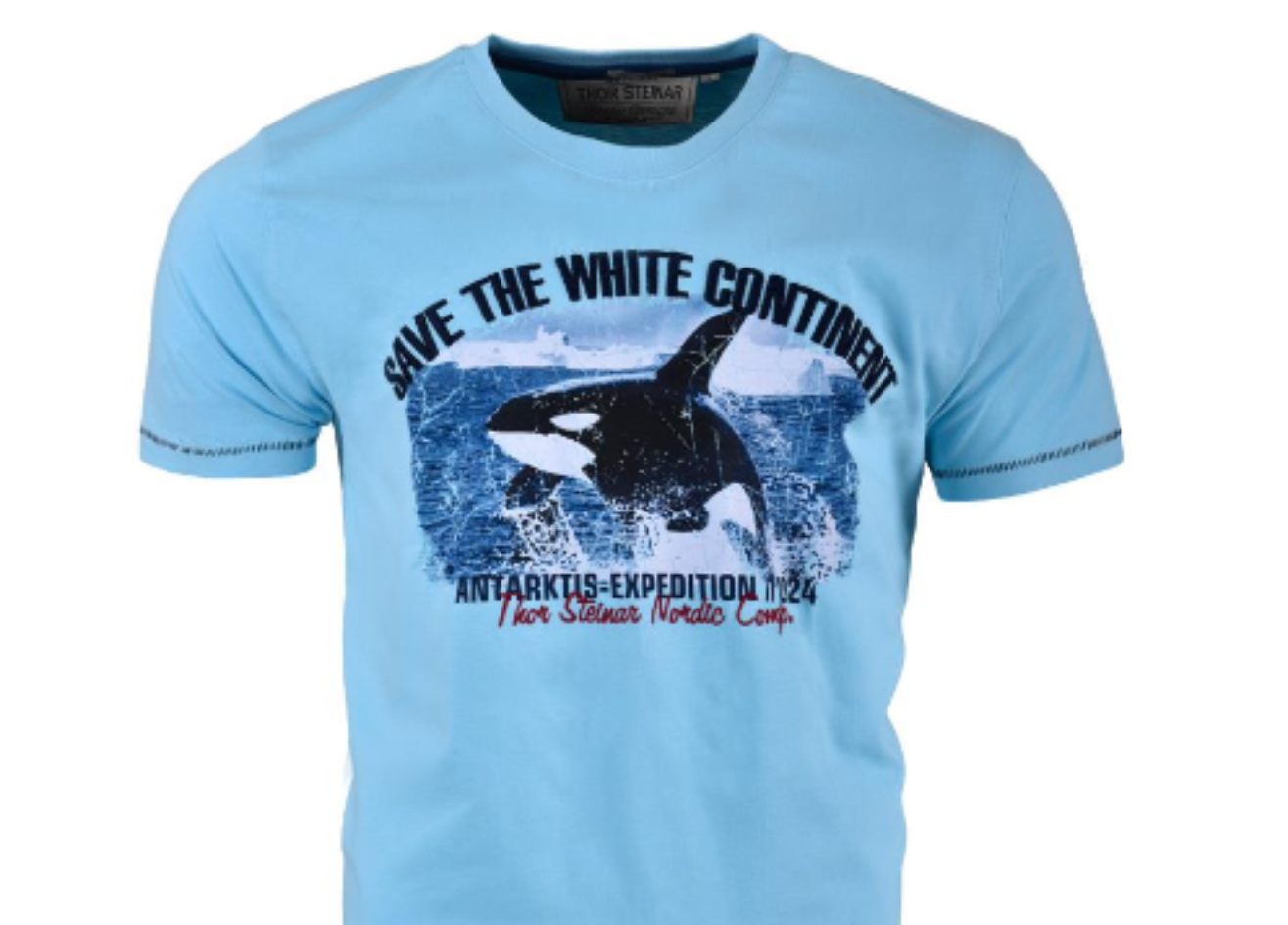 Dieses T-Shirt der Marke "Thor Steinar" wartet mit einem vermeintlich harmlosen Motiv auf. Für Eingeweihte ist jedoch klar, dass mit "Save the white continent" nicht die Antarktis, sondern Europa gemeint ist. Die rassistische Propaganda kommt im auf den ersten Blick unverdächtigem Design daher.