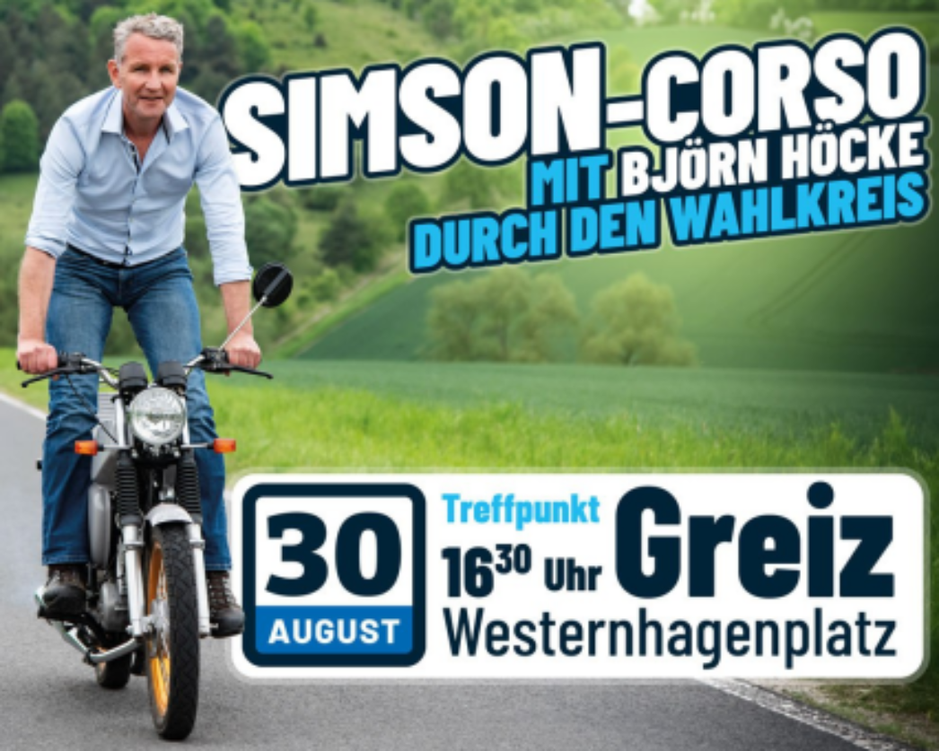 Wahlkampfauftritt auf einem kultigen DDR-Moped: Björn Höcke führt am 30.08.2024 einen "Simson-Corso" im Greizer Wahlkreis durch. Die komplexe Geschichte des Unternehmens wird zu Gunsten simpler "Ostalgie" verkürzt. 